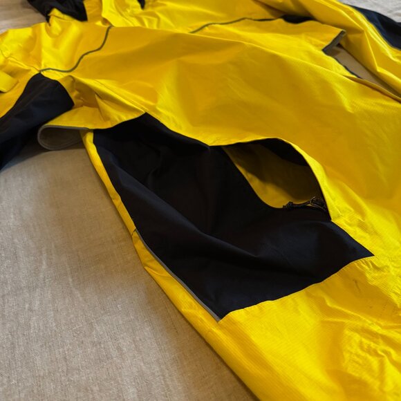Novara (REI) Men's Cycling Waterproof Shell Medium Yellow - Picture 6 of 8